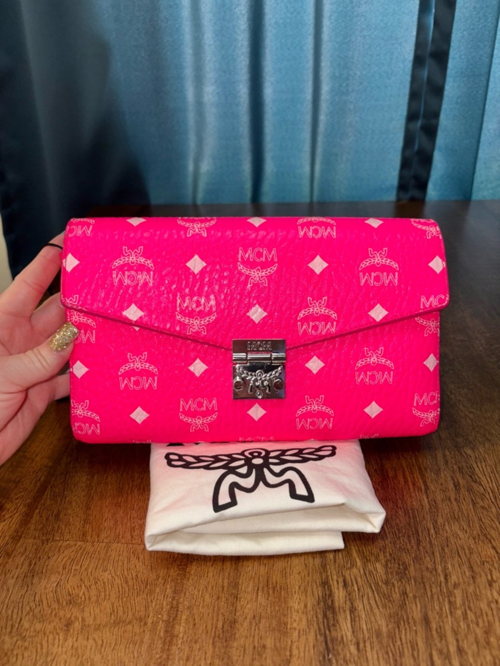 MCM EUC Medium Millie - NEON PINK Visetos Monogram Crossbody/Clutch - Picture 11 of 16